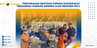 Penyerahan Bantuan Kepada Masyarakat Terdampak Gunung Semeru Oleh Resimen PKTJ