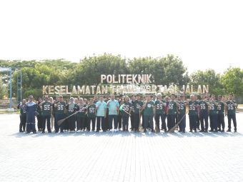 PKTJ Laksanakan Gerakan Bersih-Bersih (Korve) Lingkungan Kantor dalam Rangka Hari Perhubungan Nasional Tahun 2026