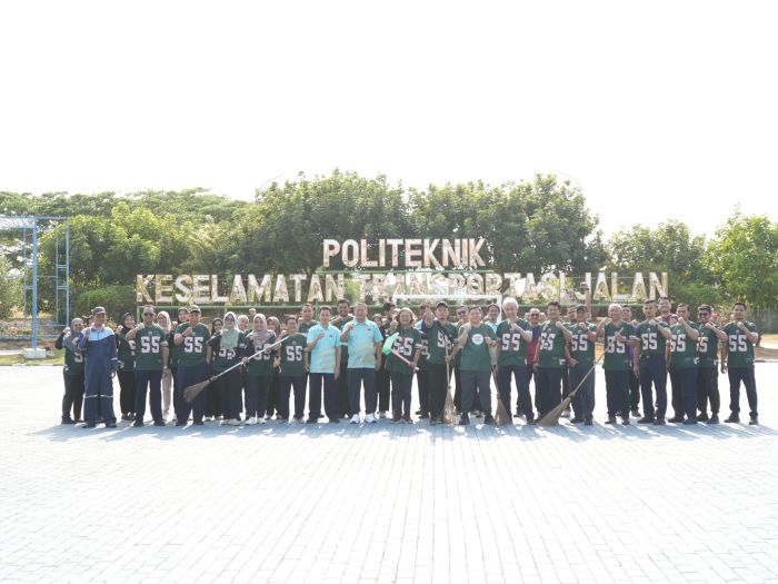 PKTJ Laksanakan Gerakan Bersih-Bersih (Korve) Lingkungan Kantor dalam Rangka Hari Perhubungan Nasional Tahun 2026
